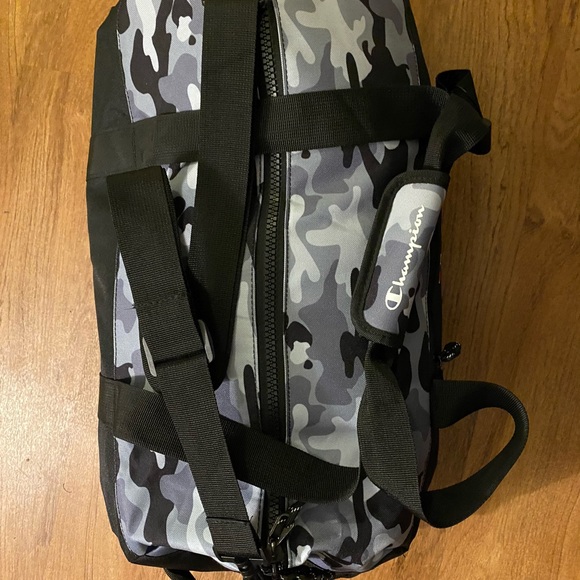 champion duffel bag - Picture 2 of 2